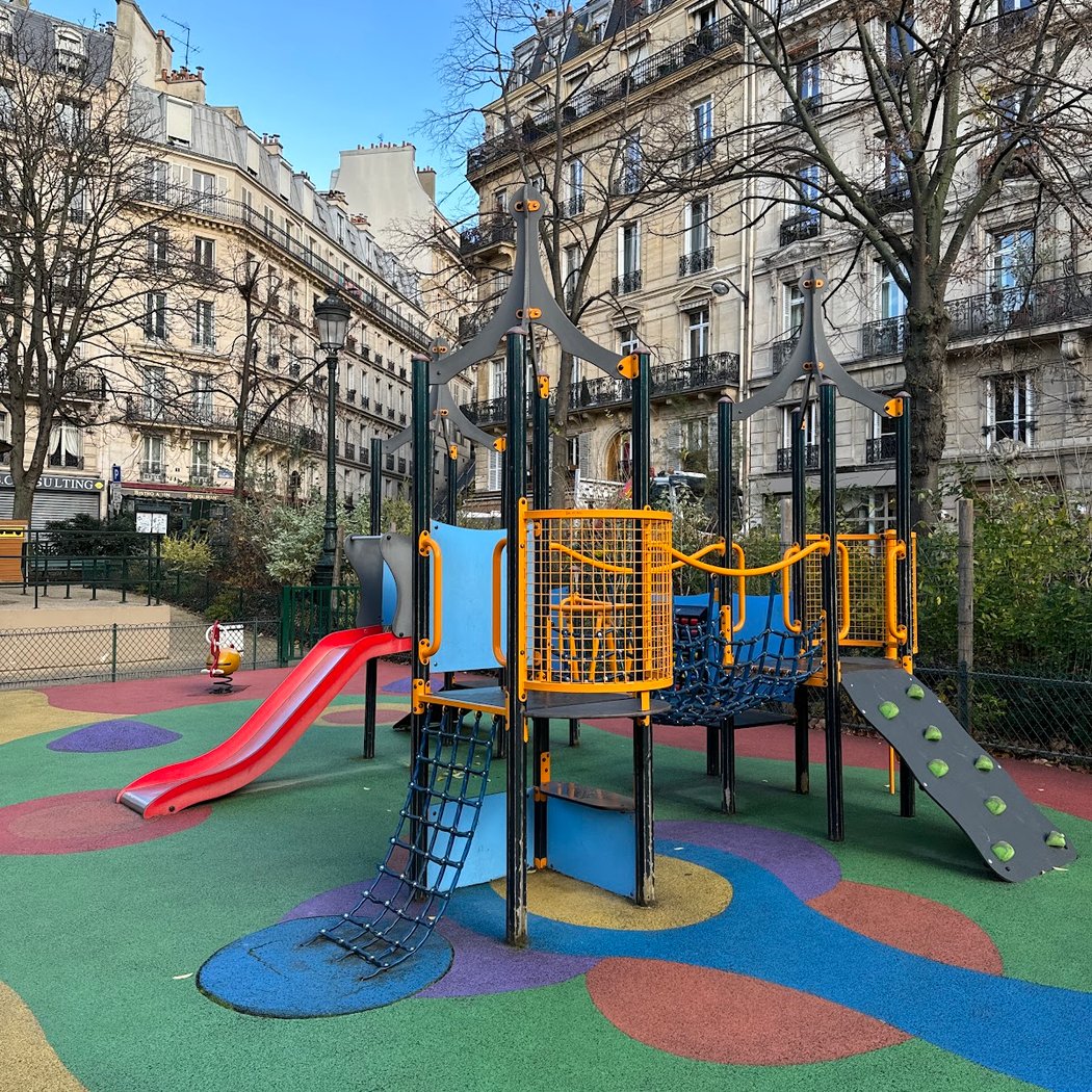 Aire de jeux pour enfants 1